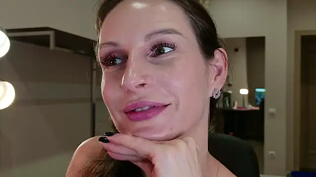 Mila_Anders webcam