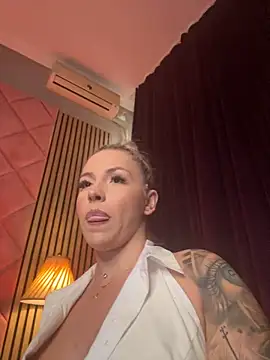 IveySin webcam