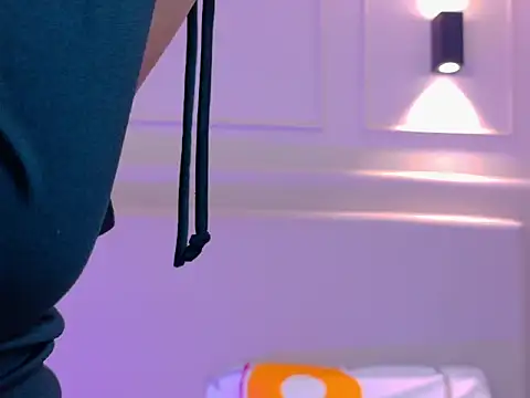 NaomiKlarc