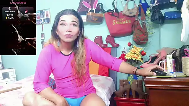 Xiaraa26 live cam on StripChat