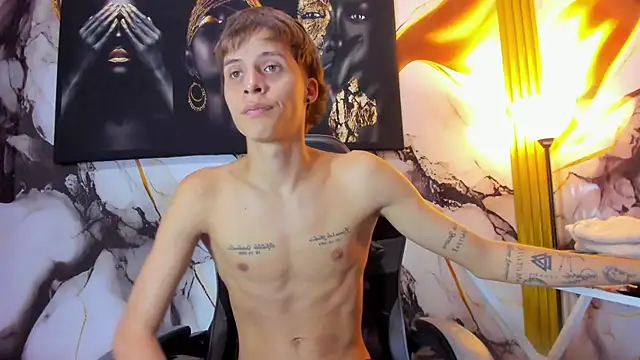 mono_blonde webcam