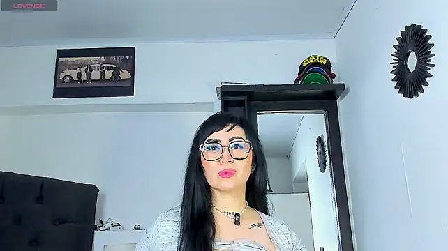 Vicky_hotmilf webcam