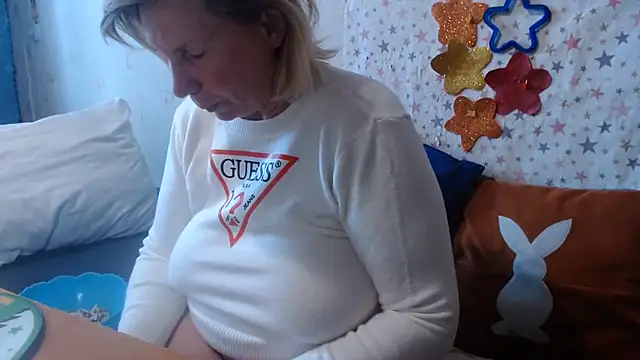 QueenLana webcam