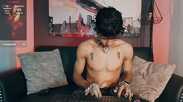 Maximoking26 webcam