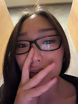 trytomakememoam webcam