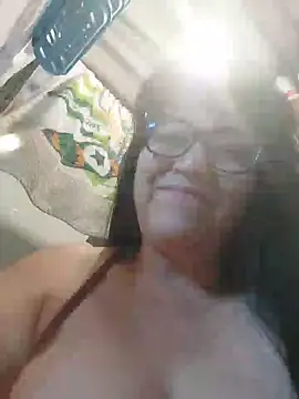 clarita_01 live cam preview