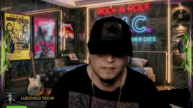 chino_roz live cam on StripChat