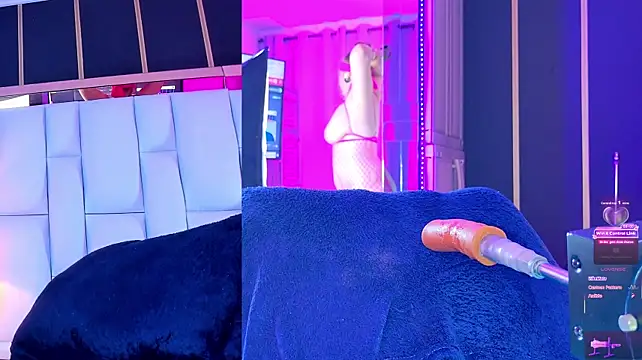 NathaxaLeans webcam