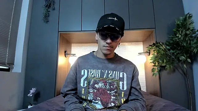 andy_joy_ (M young) - Shadow Show🤫🔥