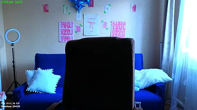 Sandra_Snowflake live cam on StripChat