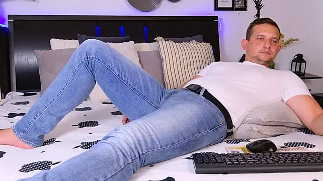 jimmy_doss (M young) - Touch me!! Make me horny!! Cum!!