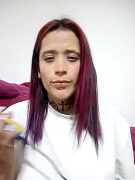Lya_Ross19 live cam on StripChat