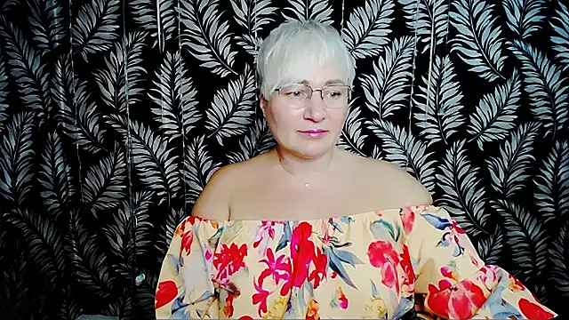 Olivia_playful webcam