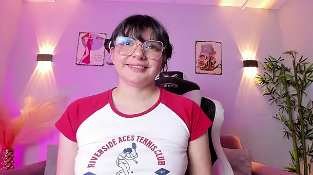 Seraphine_18 webcam