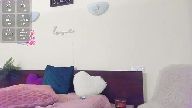 LunaaKitty live cam on StripChat