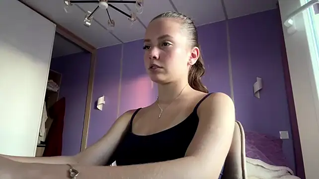 LinaMoonBlessed live cam on StripChat