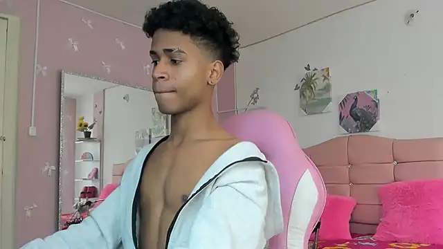 Santy_bigcock_01 live cam on StripChat