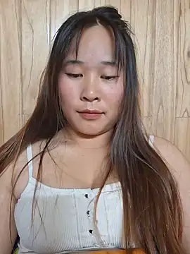 Lynnaz live cam on StripChat