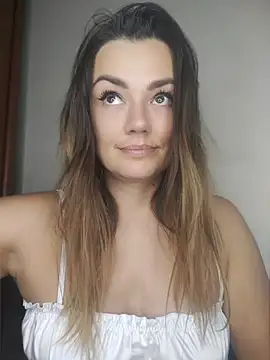 KrissSexi 🔊 free naked chat