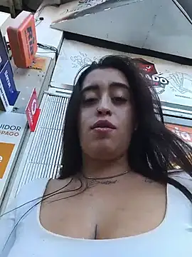 MissNyraSecret webcam
