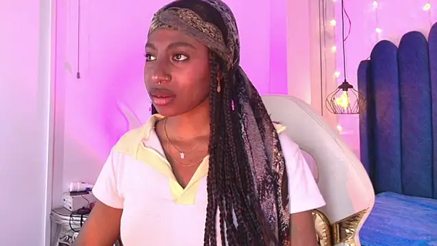 Queen_perla_ webcam