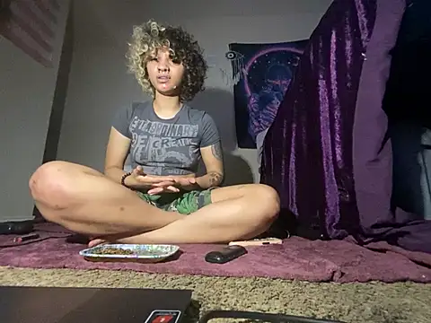 Creolegirl19 webcam