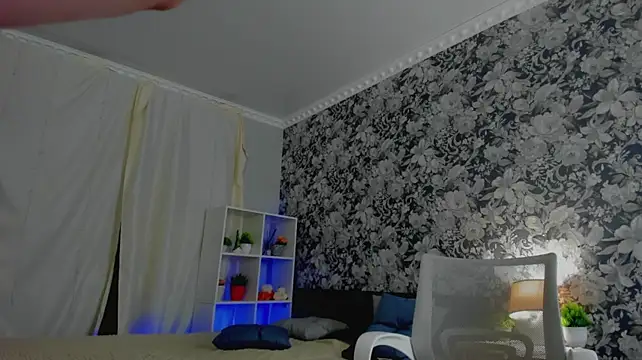 Laila_Blarr webcam