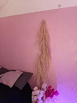 Emily_Roussee webcam
