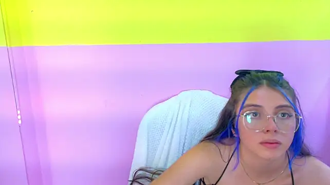 Kyomi_Hunt webcam