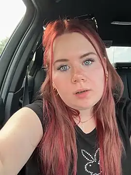 ItsLittleLola webcam