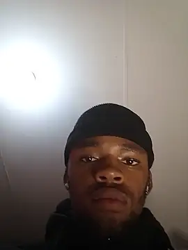 HandsomeBoy990 webcam