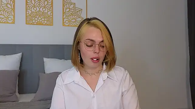 KattyWilford webcam