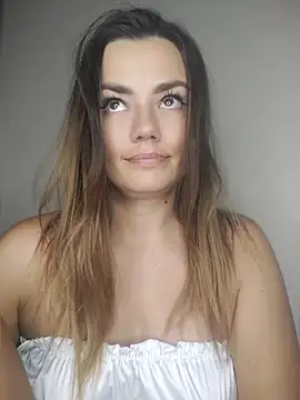 KrissSexi 🔊 free naked chat