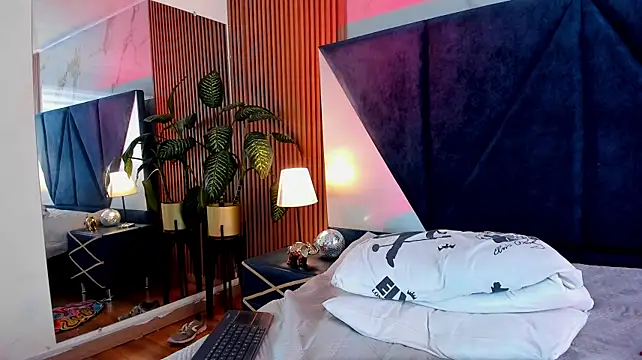 Olivia_Collinns1 webcam