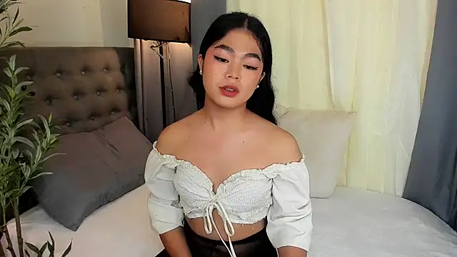 AsianHugecockAnna
