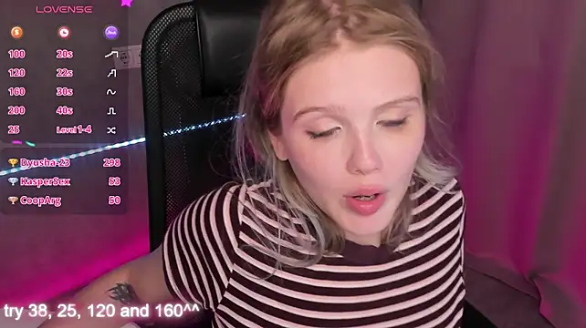 Alisa_Allison webcam