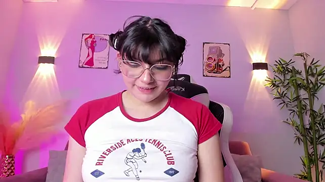 Seraphine_18 webcam