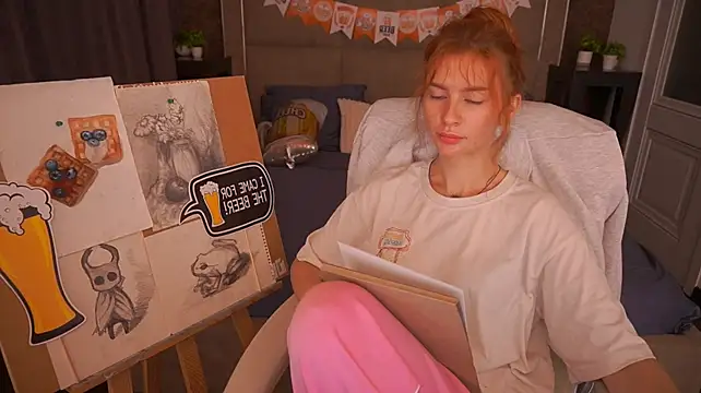 Nicol_Moonn webcam