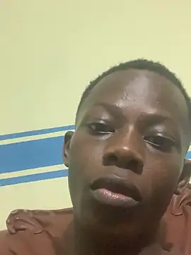 bolale001 (M twink) - fix my laptop screen fr my entrance test