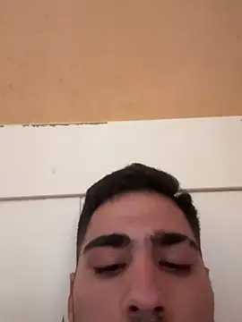 Activazo1998 live cam preview