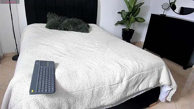 mai_evans webcam