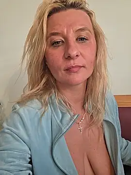 KaylinJan live sex cam