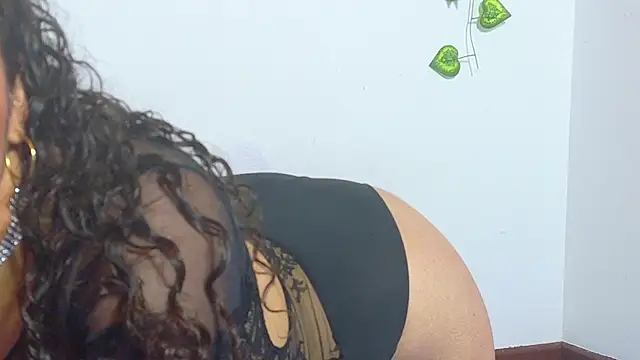emiily_curly webcam