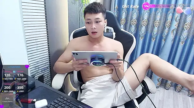 Naughty___asian webcam