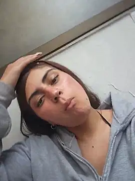 MishRaven live cam on StripChat