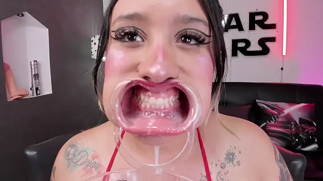 miss_danika webcam