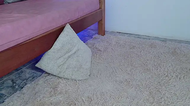 Pauline_Peach webcam