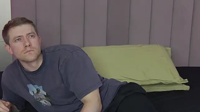 EthanPinkman live cam on StripChat