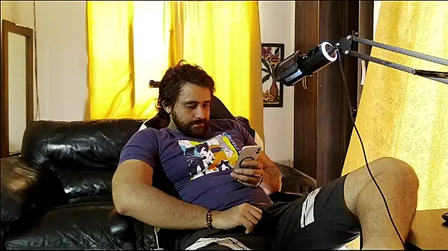 aronmiller404 live cam preview