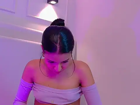 NaomiKlarc